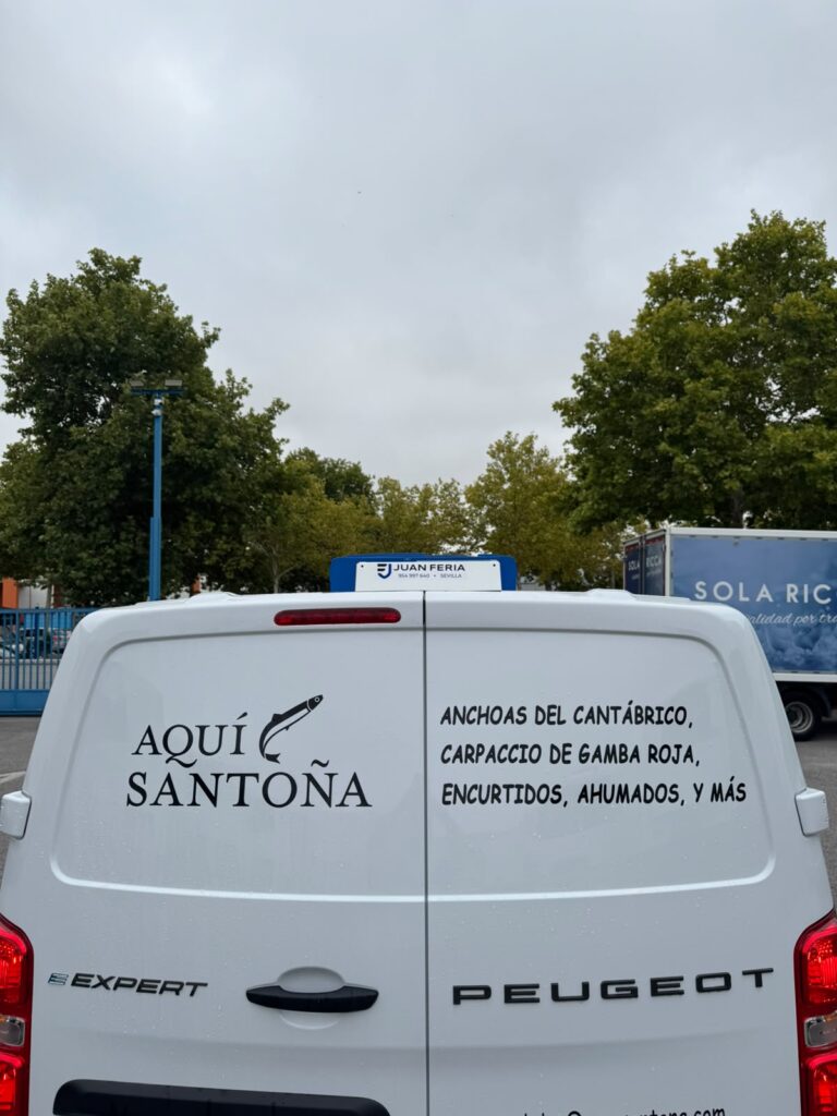 Vehículo eléctrico refrigerado