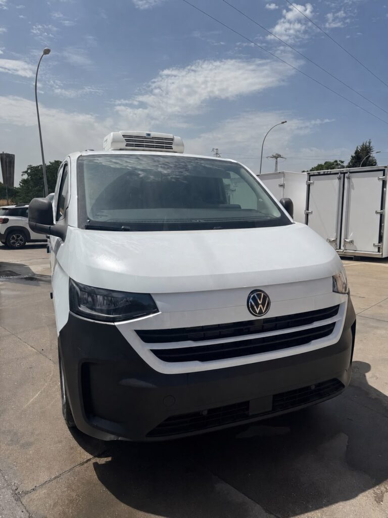Furgoneta Volkswagen Transporter con equipo de frío para empresa de catering