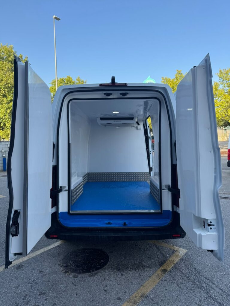 Furgoneta Renault Master para transporte a temperatura controlada positiva