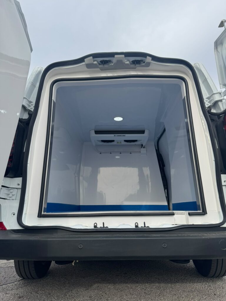 Furgoneta transporte frío en Sevilla