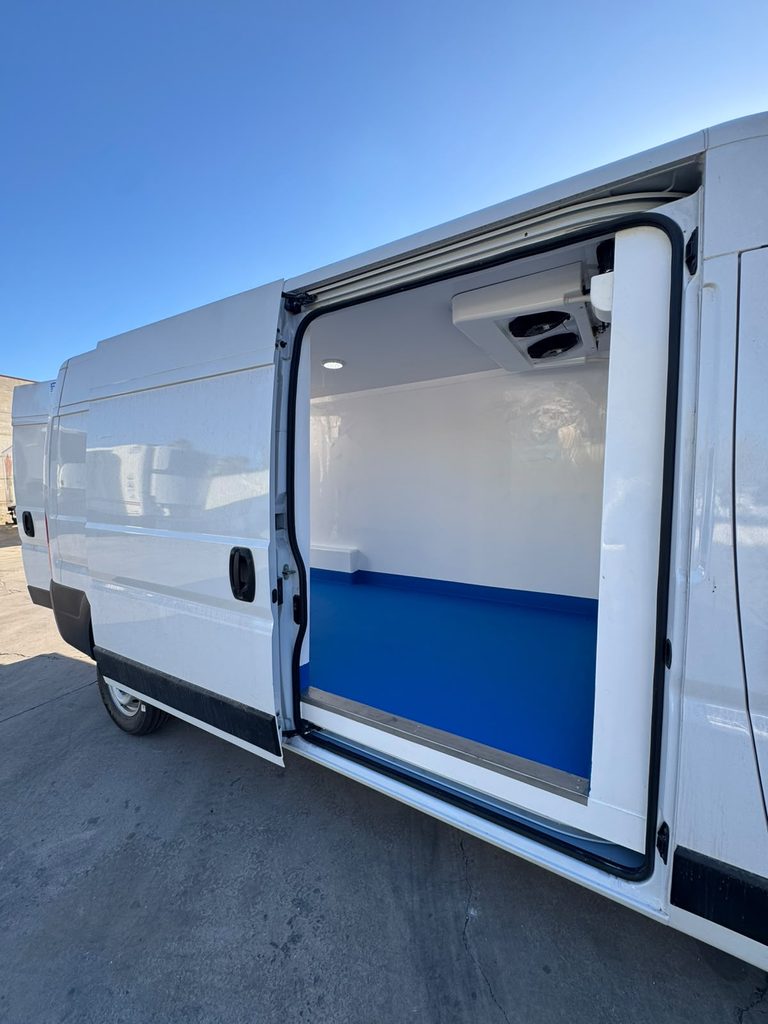 Citroen Jumper con Isotermo y Equipo de frío positivo para transporte refrigerado
