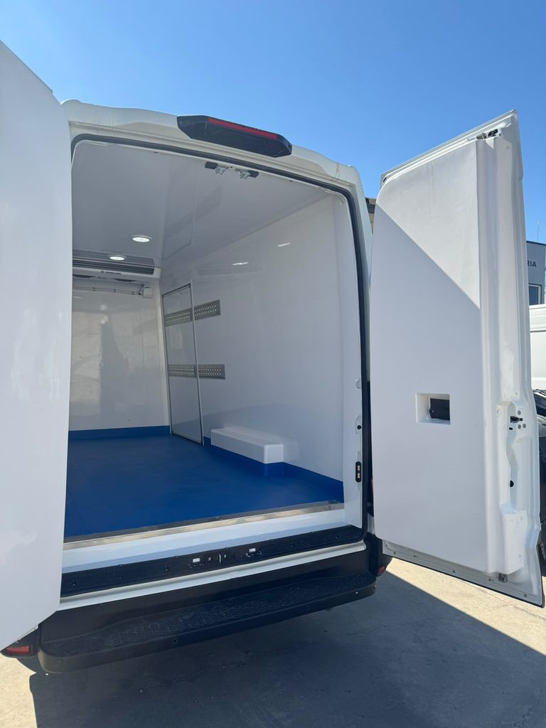 Isotermo Reforzado en Iveco Daily frigorífico 